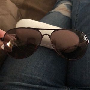 Polarized Oakley feedback aviators